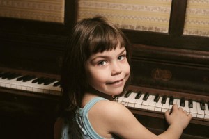 girl-and-piano